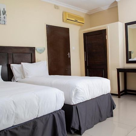 Zambezi Junction Lodge 利文斯顿 外观 照片