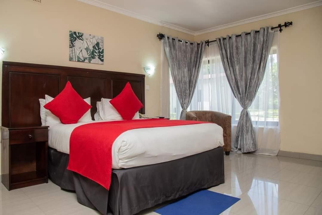 Zambezi Junction Lodge 利文斯顿 外观 照片