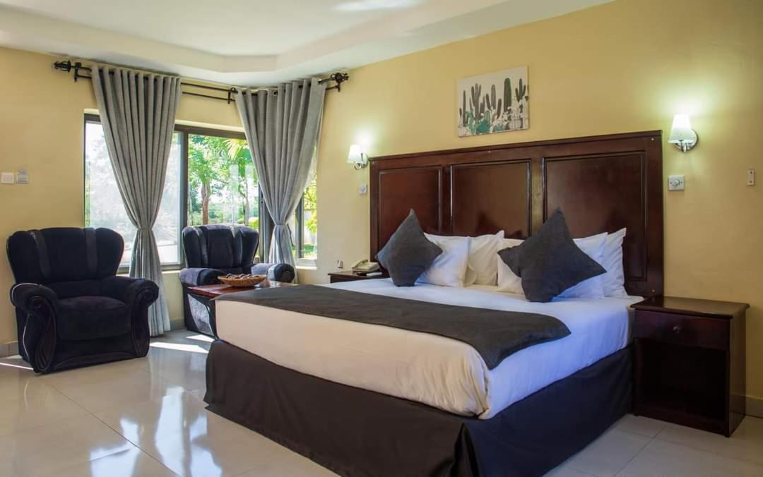 Zambezi Junction Lodge 利文斯顿 外观 照片
