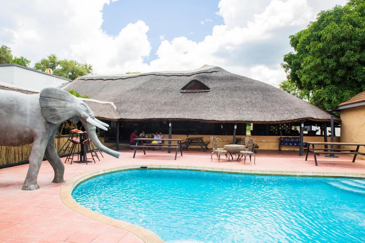 Zambezi Junction Lodge 利文斯顿 外观 照片