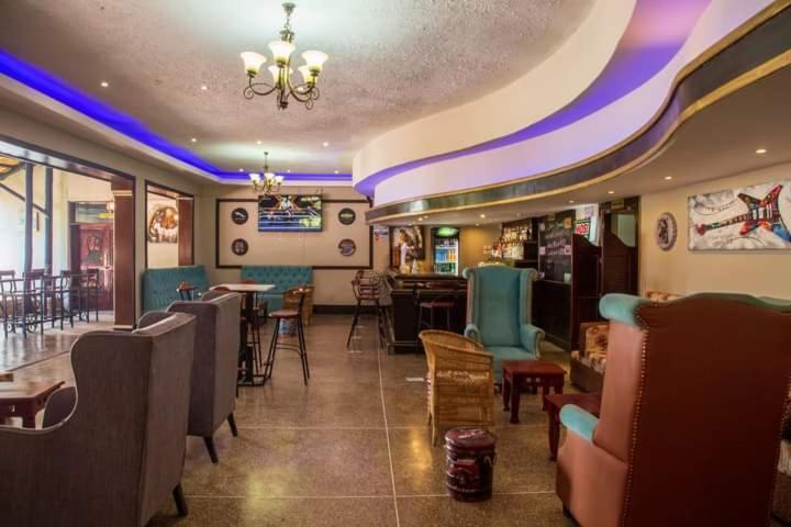 Zambezi Junction Lodge 利文斯顿 外观 照片