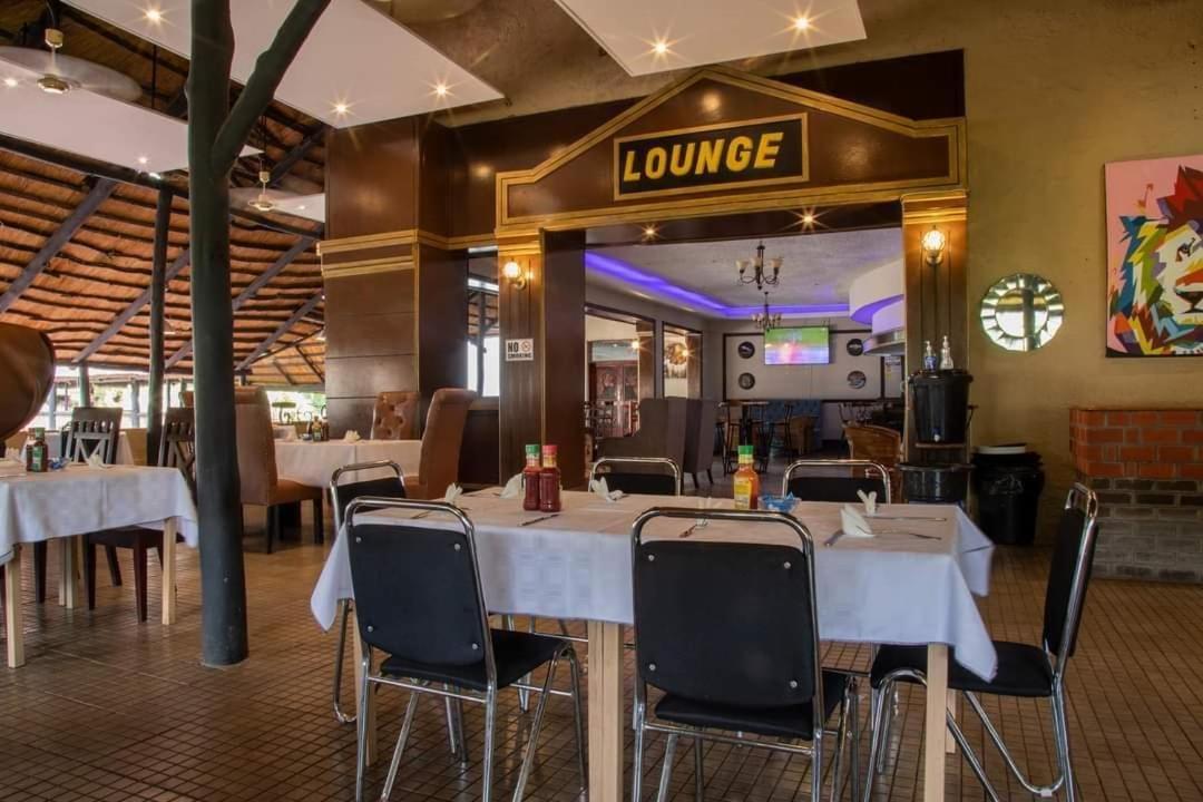 Zambezi Junction Lodge 利文斯顿 外观 照片