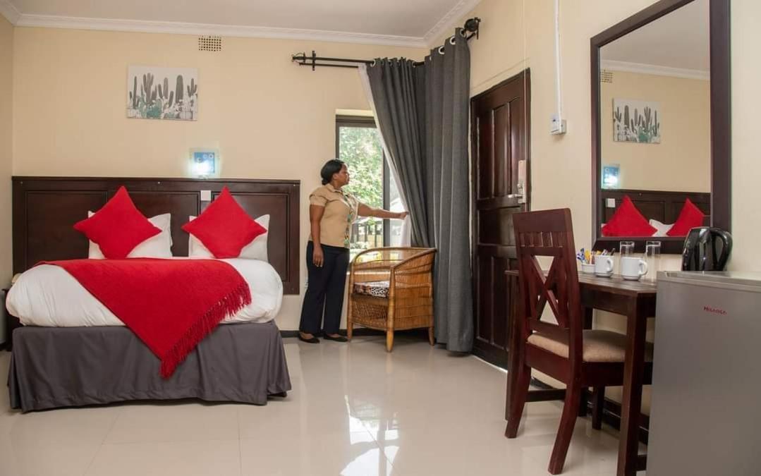 Zambezi Junction Lodge 利文斯顿 外观 照片
