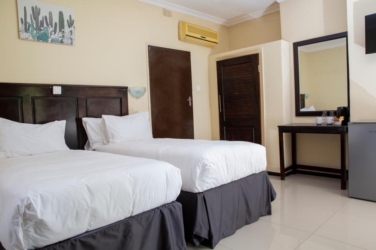 Zambezi Junction Lodge 利文斯顿 外观 照片