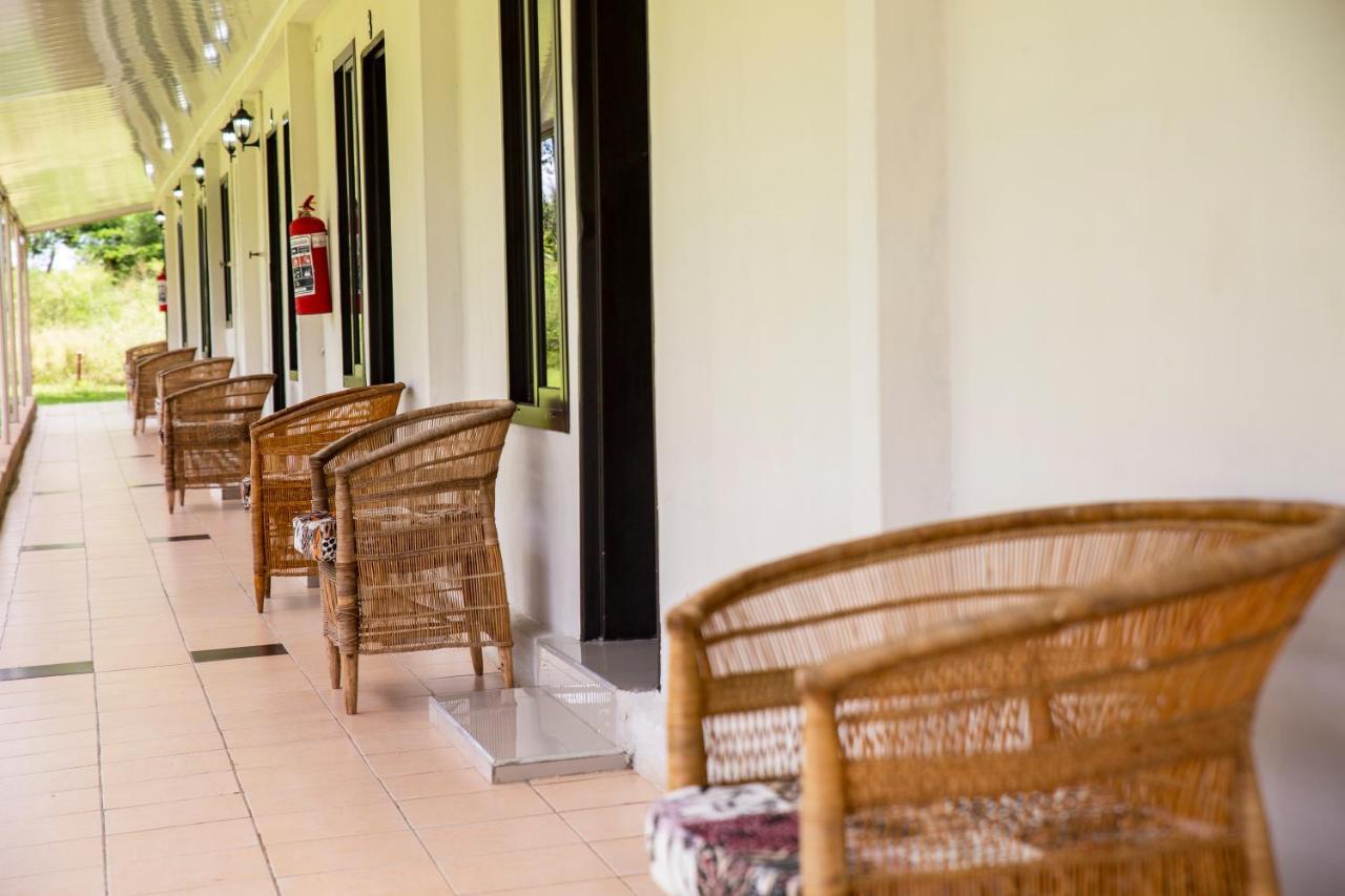 Zambezi Junction Lodge 利文斯顿 外观 照片